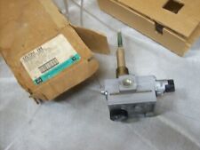 White Rodgers NOS Gas Valve Thermostat 37C73U 199 picture