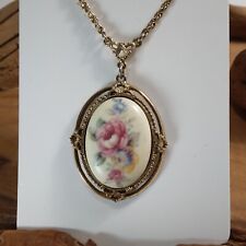 Vtg. 1928 Jewelry Co. Oval Cameo Style Rose Boquet on Cream 28