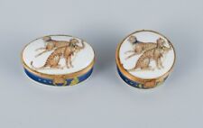 Porcelaine de Paris (Décor - Chasses Royales). Two small lidded boxes. picture