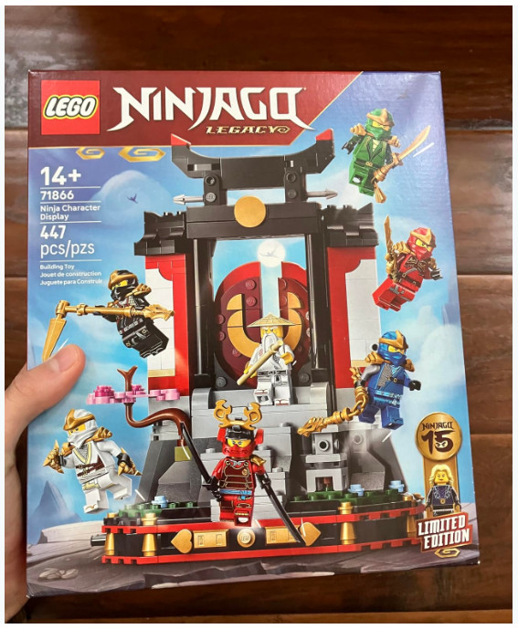 Lego 71866 NINJAGO Ninja Character Display 15th Anniversary, 447 Pieces, New Box