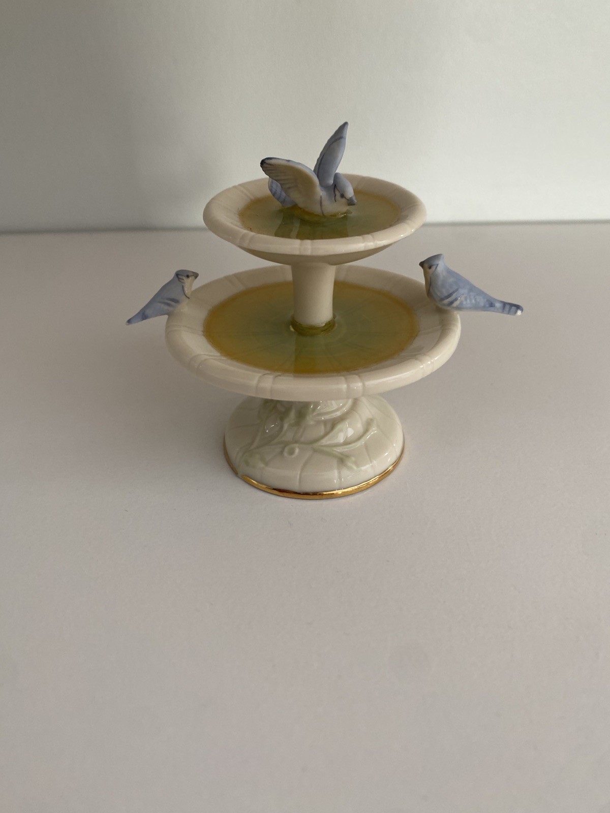 Lenox Secret Garden Birdbath Fountain Figurine Discontinued RARE No Box Lenox Secret Garden Birdbath Fountain Figurine Discontinued RARE No Box