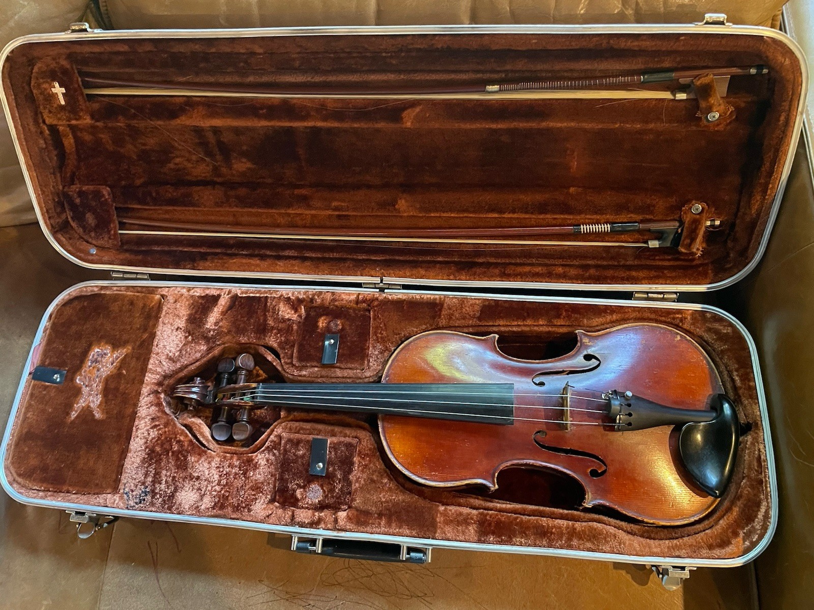 Old italian violin labeled Antonio Stradella 1907 Rome Italy 2 Bows Case Antique Old italian violin labeled Antonio Stradella 1907 Rome Italy 2 Bows Case Antique