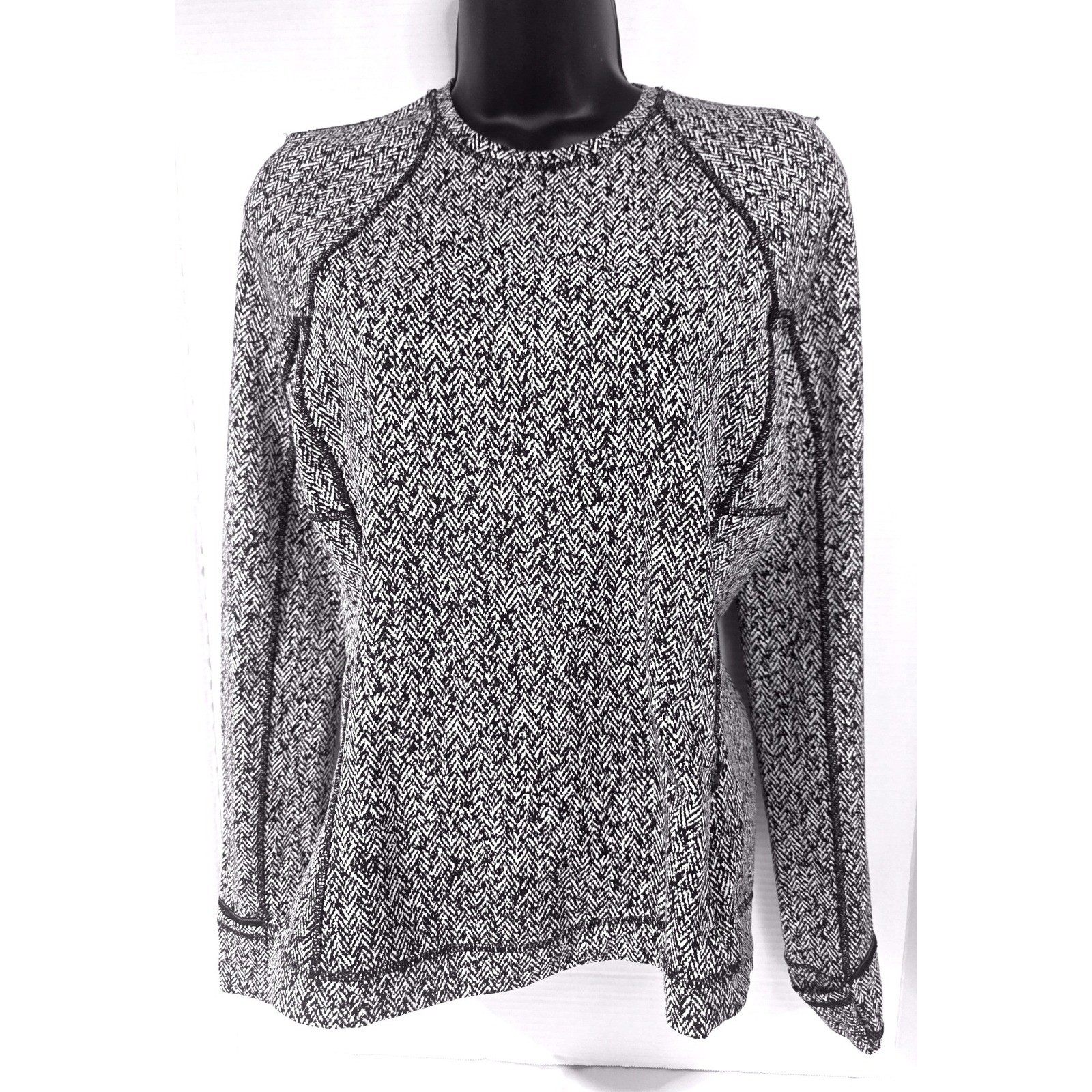Lululemon Runderful Herringbone L/S Active Top Black White Thumbhole Pocket S/M? Lululemon Runderful Herringbone L/S Active Top Black White Thumbhole Pocket S/M?