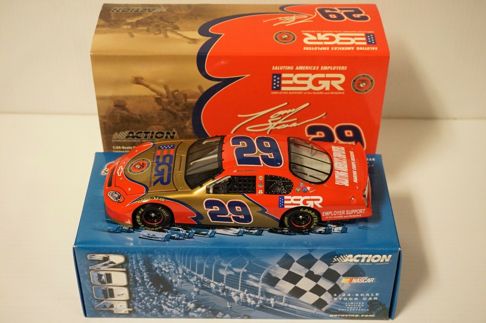1/24 Tony Stewart #29 ESGR/Marines 2004 RCCA NASCAR Diecast Car - 1 of 1008 1/24 Tony Stewart #29 ESGR/Marines 2004 RCCA NASCAR Diecast Car - 1 of 1008