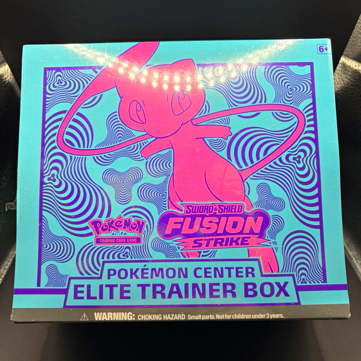 Pokémon TCG Fusion Strike Pokémon Center Exclusive Elite Trainer Box Mew 10pk