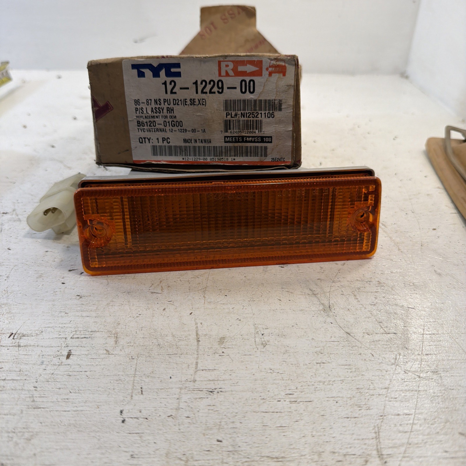 NOS Tyc 12-1229-00 RH Turn Signal / Parking Light Assembly 1986-87 Nissan D21 NOS Tyc 12-1229-00 RH Turn Signal / Parking Light Assembly 1986-87 Nissan D21