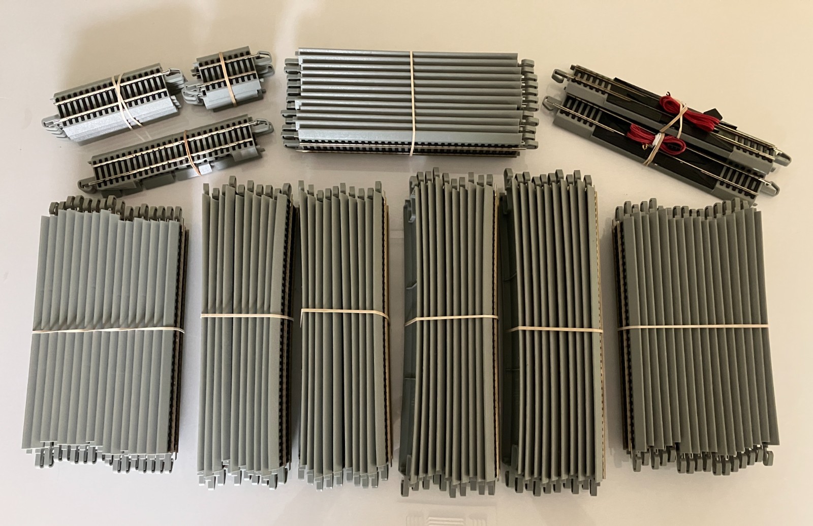 Bachmann E-Z Track HO 1:87 Double Oval - NS Rail w/Gray Roadbed Track Lot 100+pc