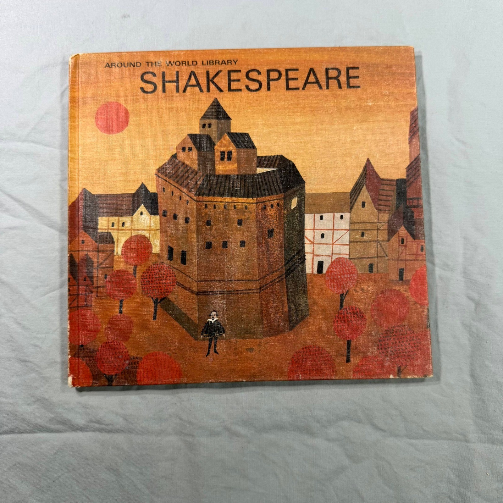 Vintage 1968 Shakespeare Around the World Library Hardcover Book Raymond Renard