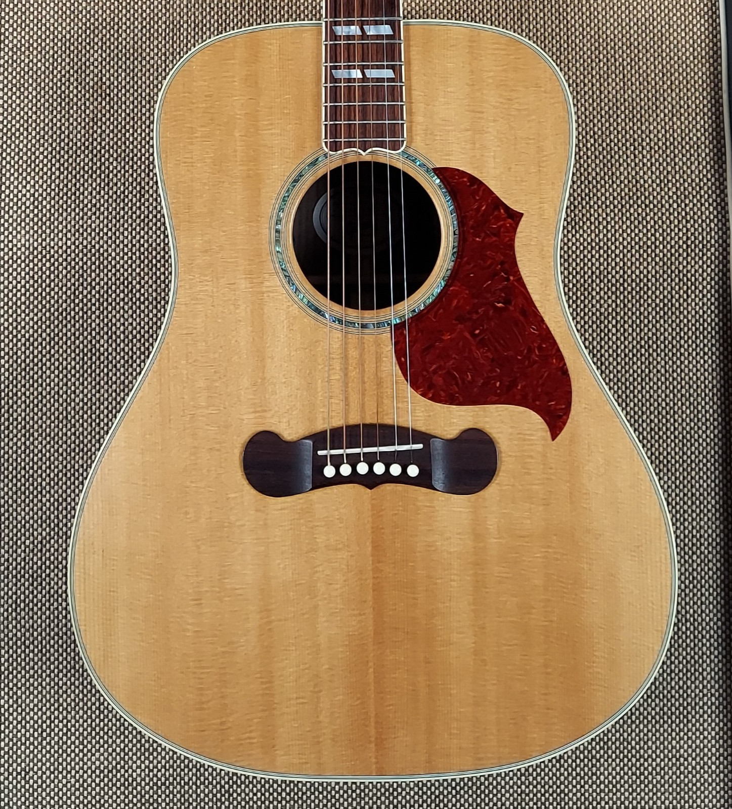 Gibson Songwriter Deluxe Studio 2012 Rosewood Back and Sides (A-65)