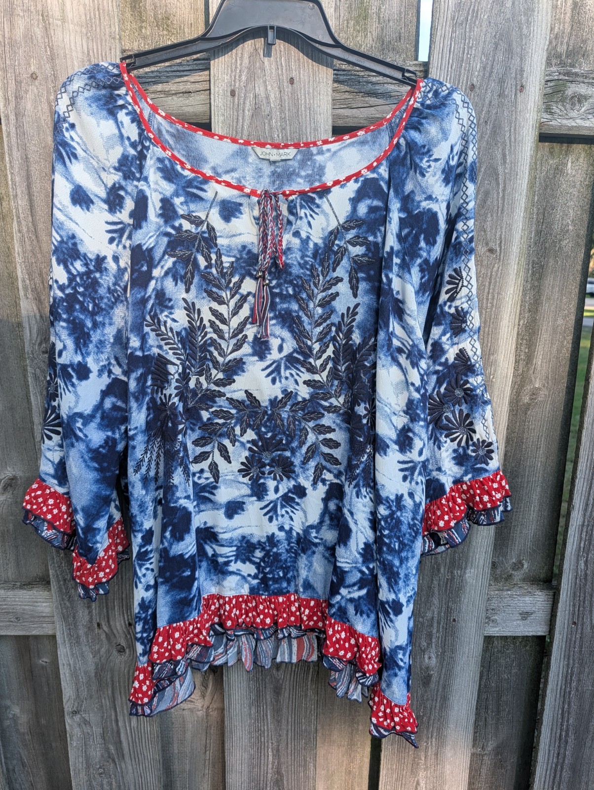 John Mark beautiful 3X blouse with big neckline, worn once and super fun