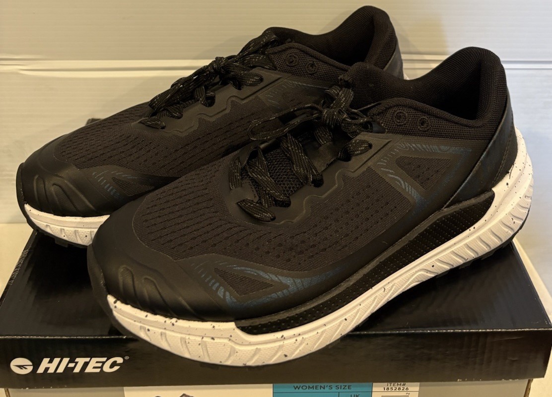 NIB Hi-Tec Women\'s Black/White/Iridescent Trail Shoe Size 10 NIB Hi-Tec Women\'s Black/White/Iridescent Trail Shoe Size 10