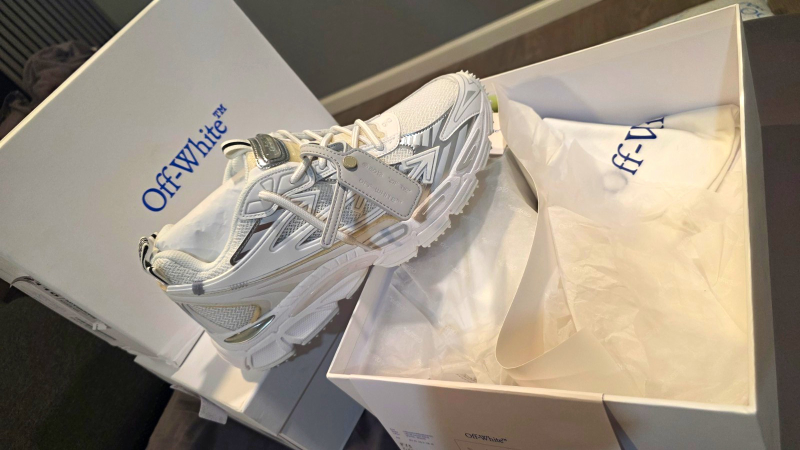 Off-White Men’s Be Right Back Low Top Lace-Up Athletic Sneaker White/White