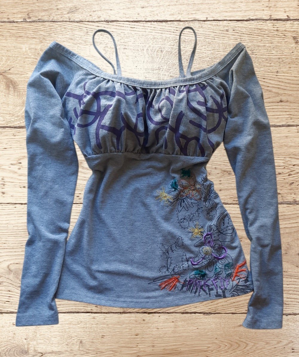 Vintage 00s Y2K Fairy Grunge Off-Shoulder Long Sleeve Top – Embroidered SizeM/L Vintage 00s Y2K Fairy Grunge Off-Shoulder Long Sleeve Top – Embroidered SizeM/L