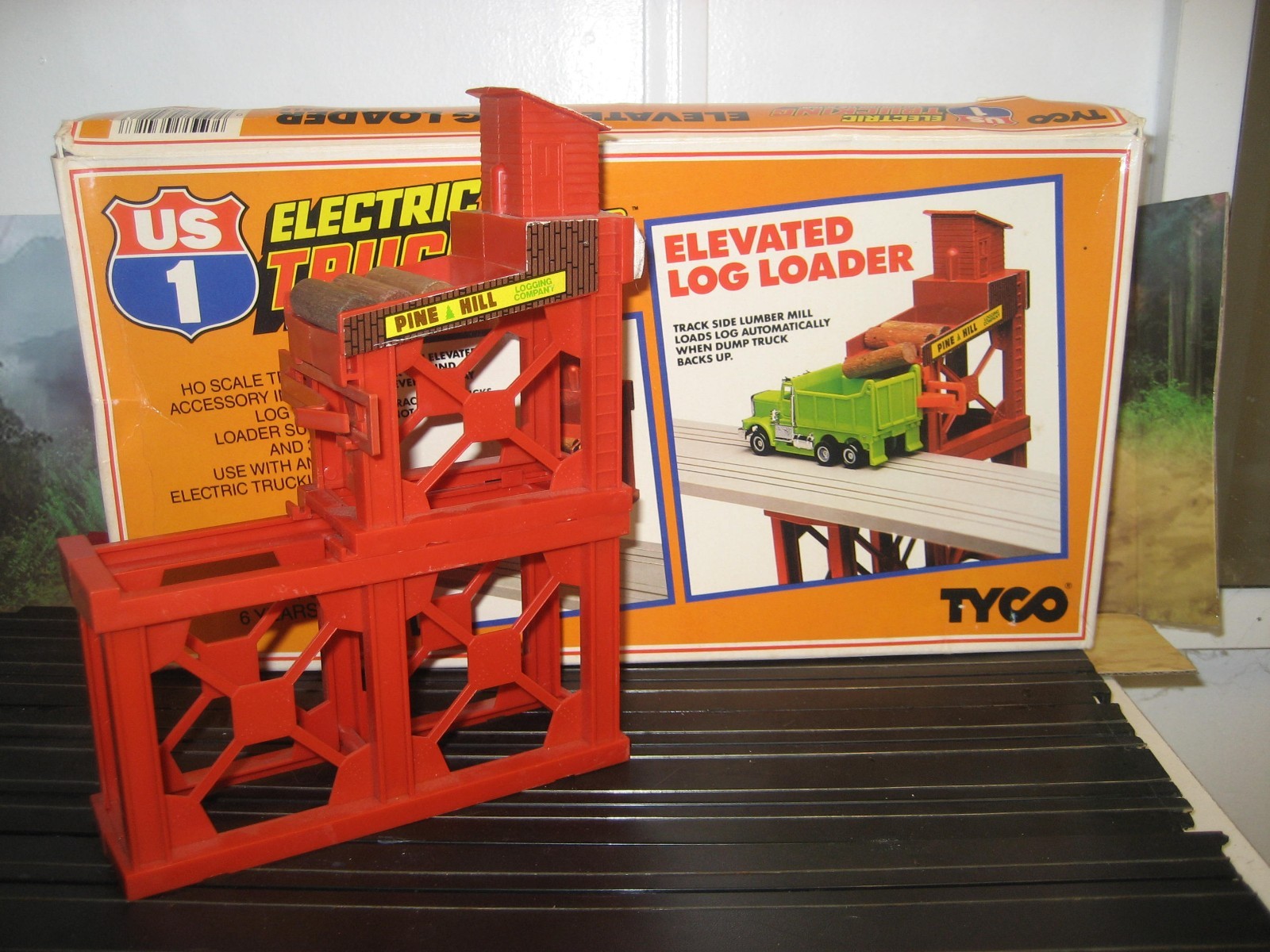 Tyco Ho Slotcar US 1 Elevated Log Loader (Box not included) Tyco Ho Slotcar US 1 Elevated Log Loader (Box not included)