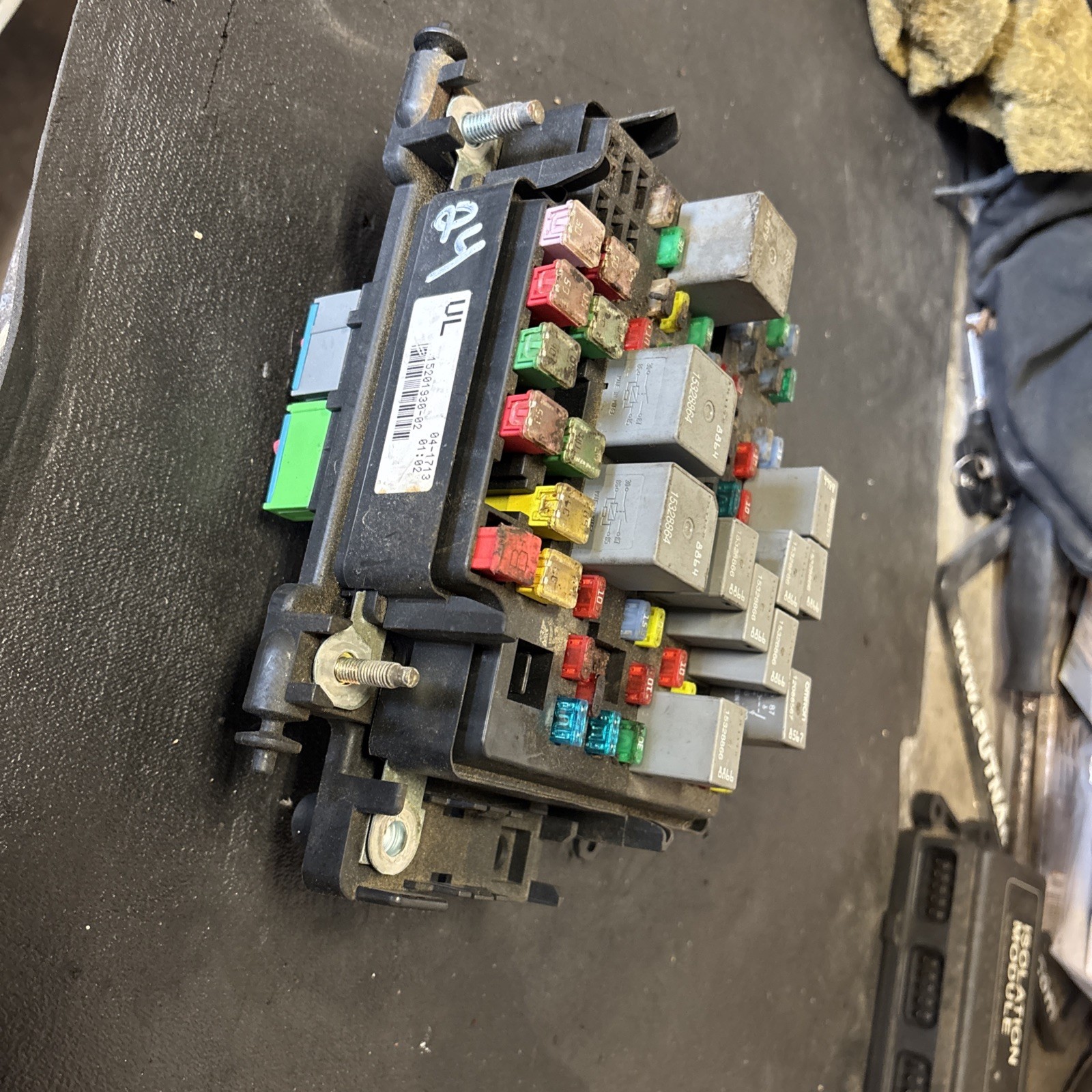 OEM GM Under Hood Fuse Relay Box Junction Block 15201930 #24