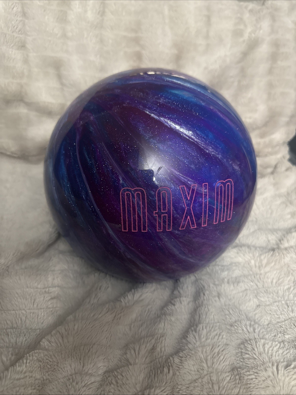 Ebonite Maxim Peek-A-Boo Berry Bowling Ball 11lbs Purple Blue Glitter Reactive Ebonite Maxim Peek-A-Boo Berry Bowling Ball 11lbs Purple Blue Glitter Reactive