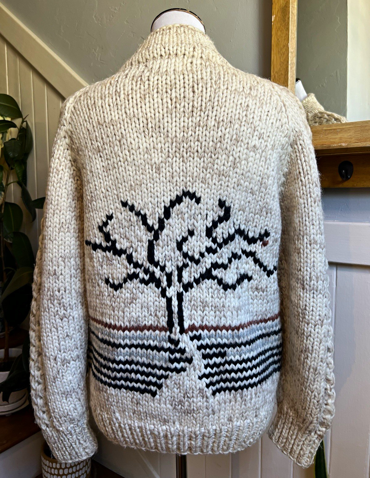 Vintage Longhouse Canada Hand-Knit 100% Wool Cowichan Sweater Tree Motif M Heavy