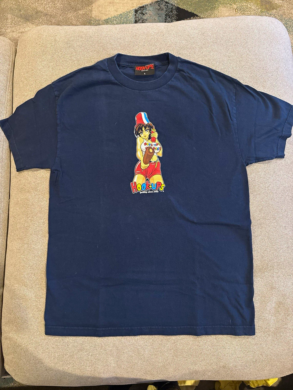Hook-Ups vintage Navy HotDog Girl Graphic Short Sleeve Men’s T-Shirt L