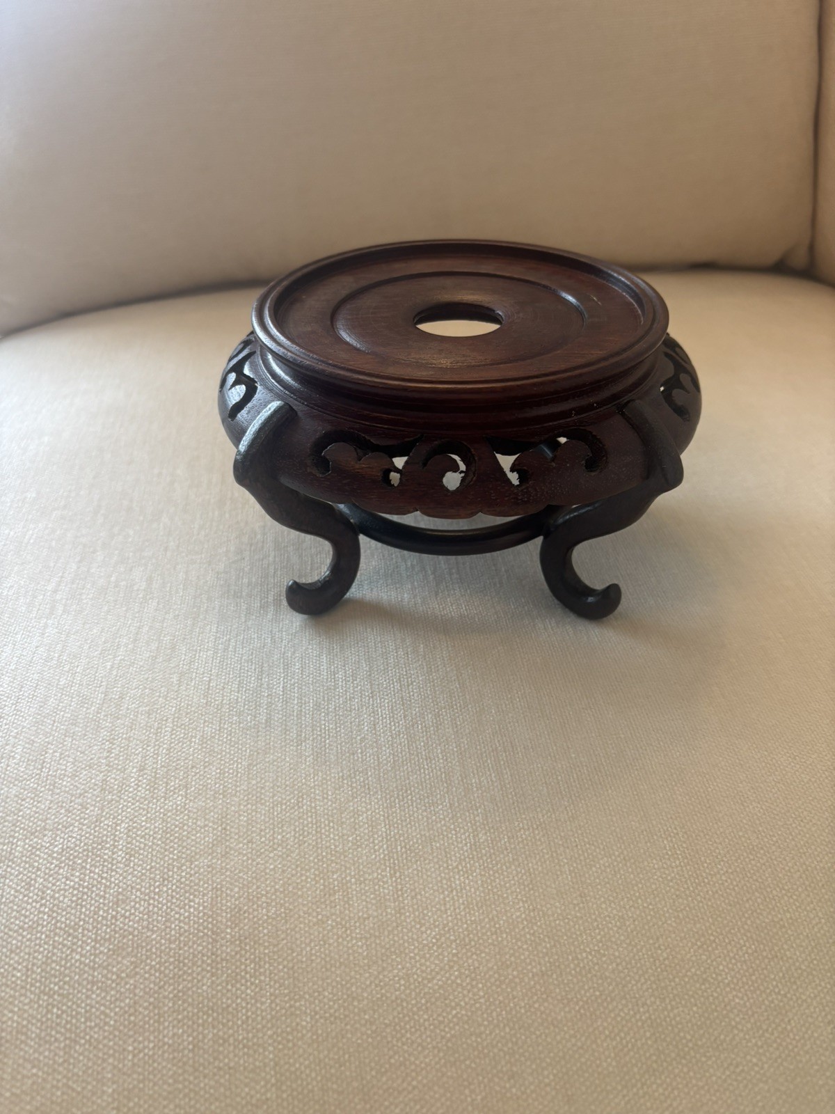 Vintage Chinese 20th C. Carved Wood Stand Openwork Ruyi 6.5\