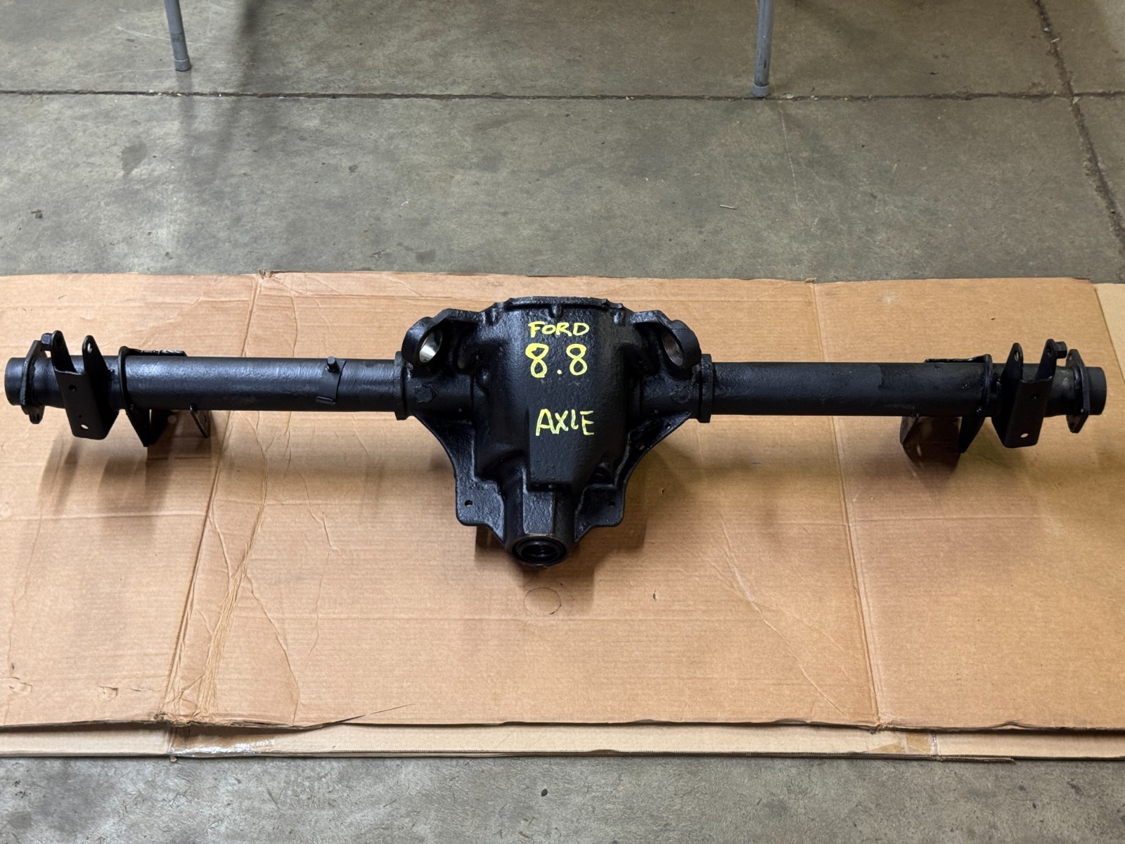 FORD 8.8 REAR AXLE Housing Assembly Mustang Cobra w/ CAPS COBRA GT LX OEM