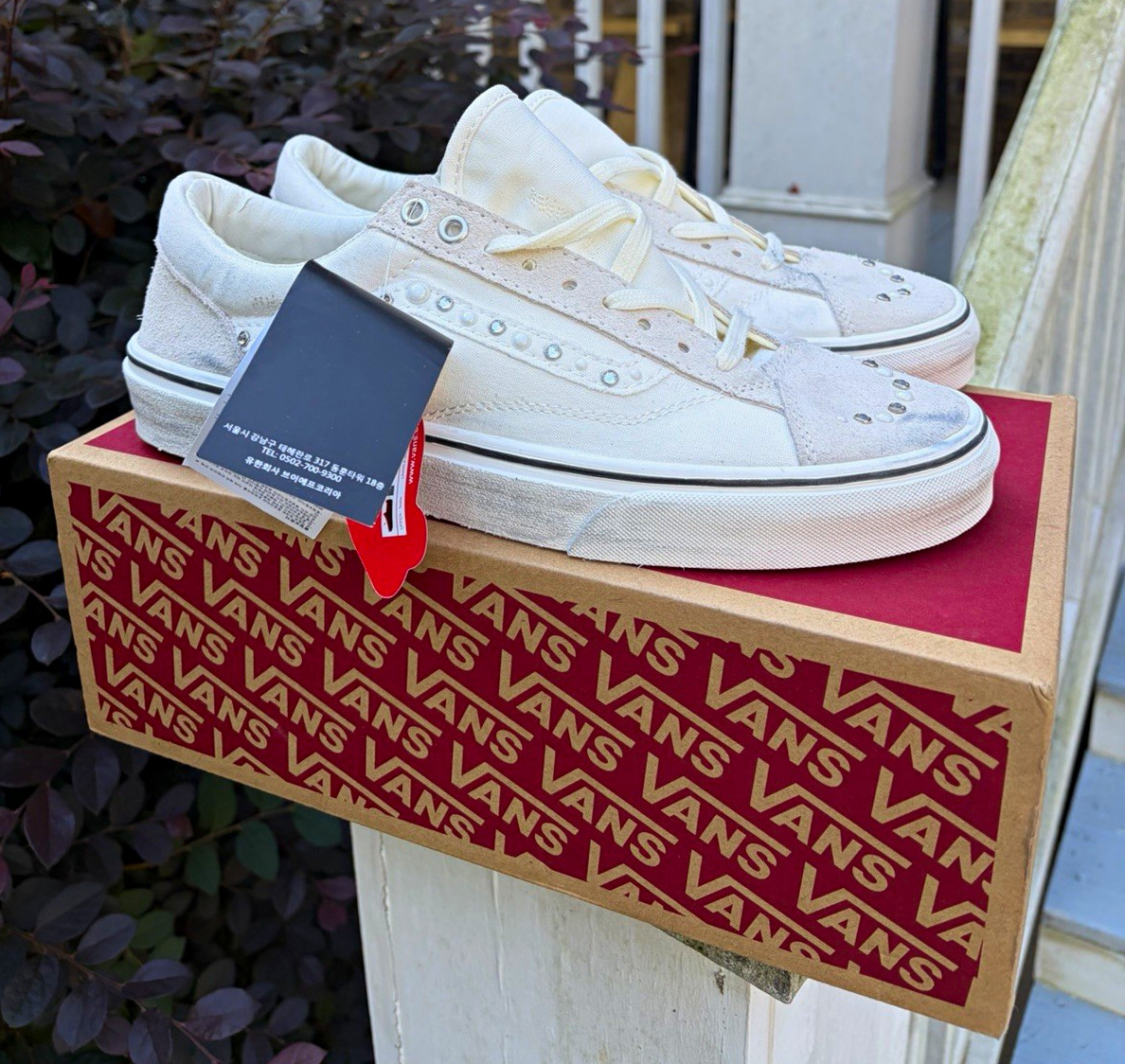 VANS Old Skool White Low Top Skate Shoes Waffle Sole Men's US 7 D VANS Old Skool White Low Top Skate Shoes Waffle Sole Men's US 7 D