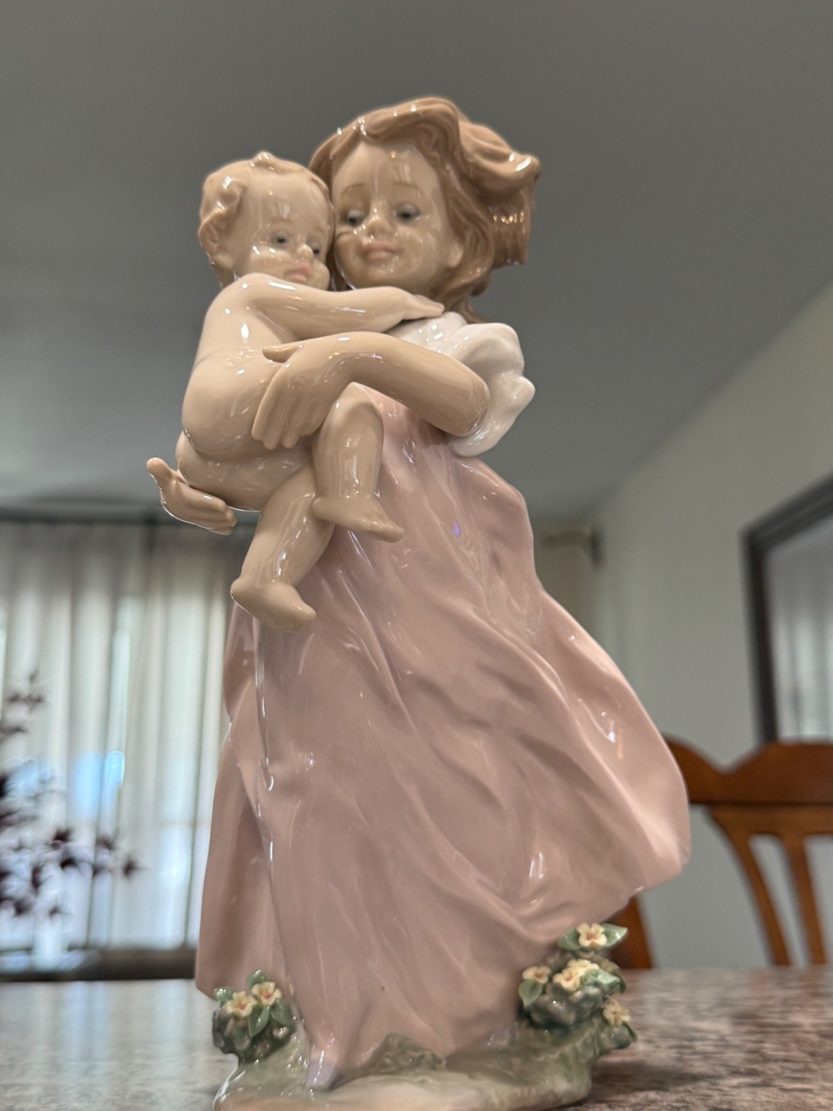 Lladro  mint PLAYING MOM #6681 Antonio Ramos original box Retired Girl Baby