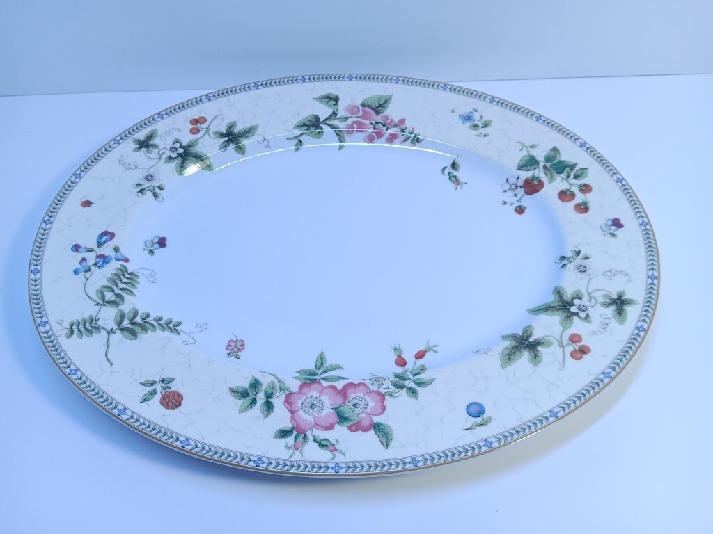 RARE WEDGWOOD FINE CHINA PLATTER in Fleur Pattern - In Perfect Condition 14.5 IN