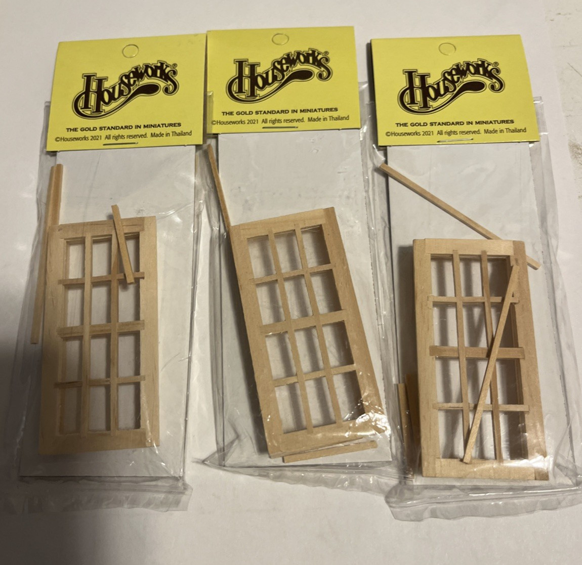 Houseworks Standard 12 Light Window 1/24 Scale H5024 