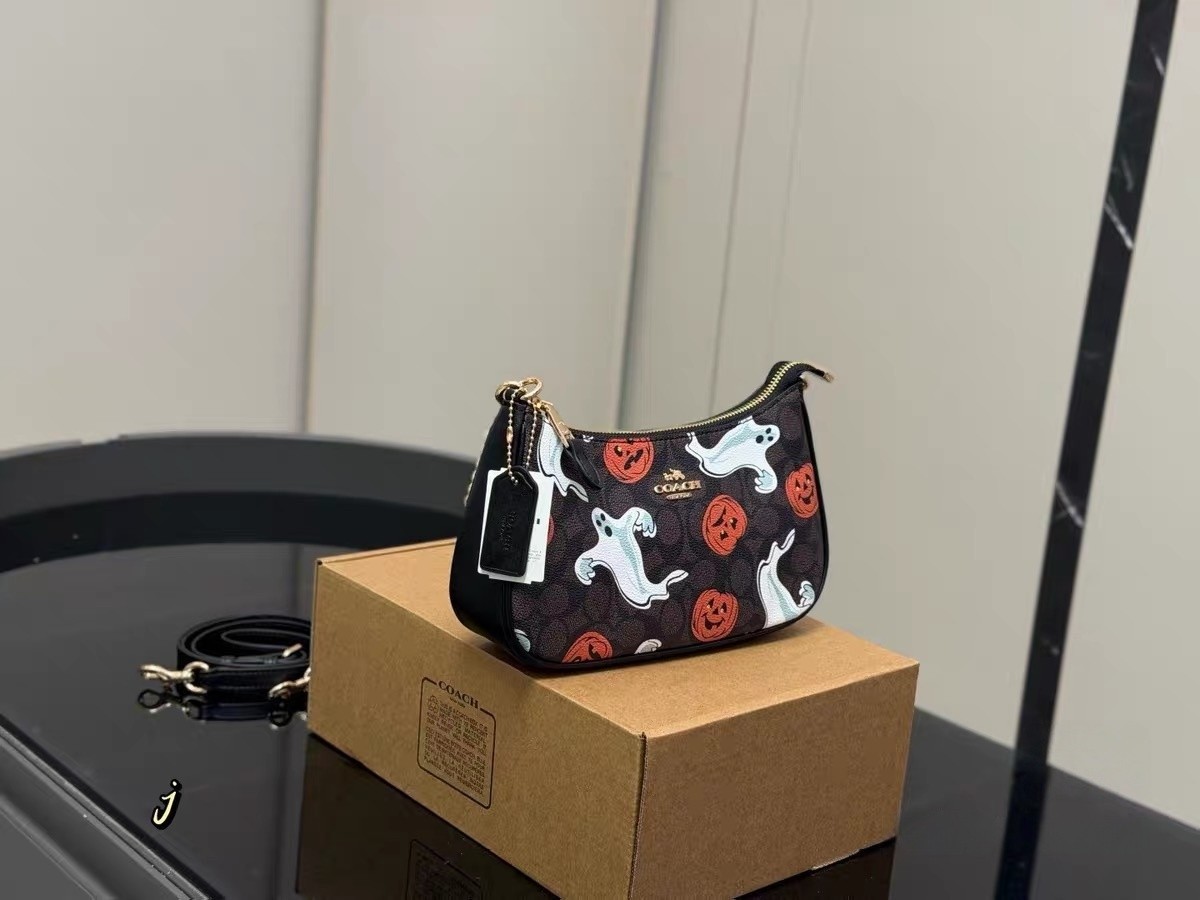 2026 HOT Teri Shoulder Bag In Signature Canvas Pumpkin Halloween Print CCE71-NWT 2026 HOT Teri Shoulder Bag In Signature Canvas Pumpkin Halloween Print CCE71-NWT