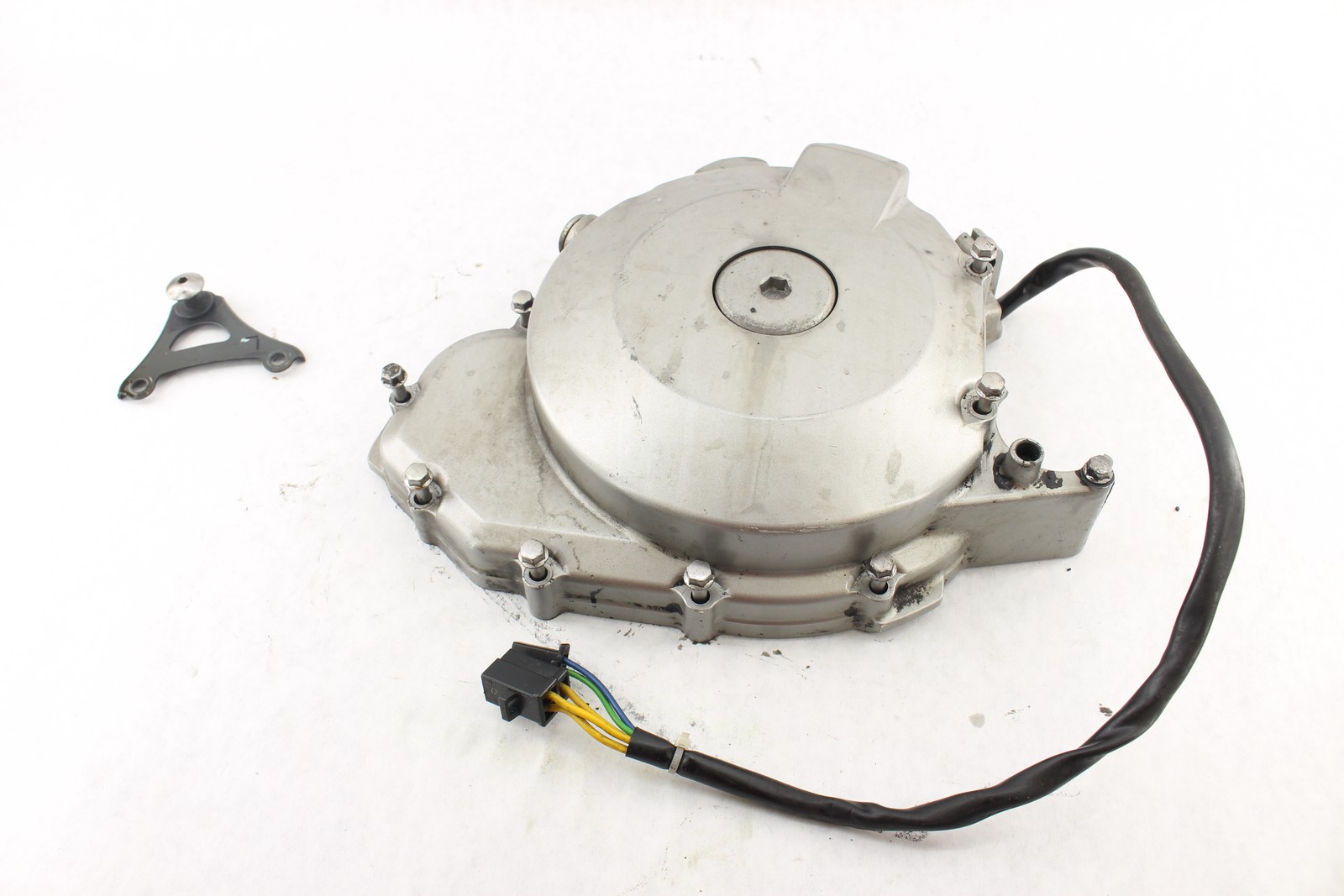 2007 SUZUKI SV1000S STATOR MAGNETO ALTERNATOR GENERATOR COVER 11351-02F52