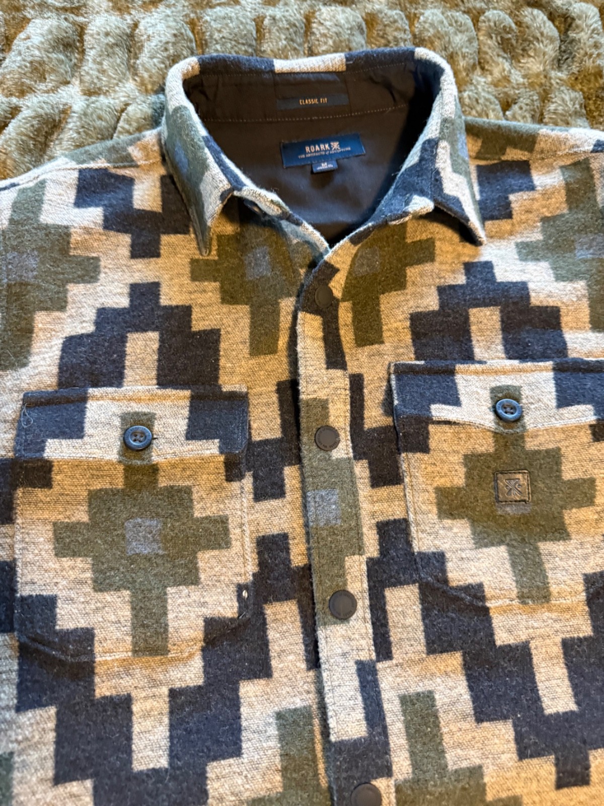 Roark Men\'s Nordsman Hillside Jacquard Flannel Shirt in olive