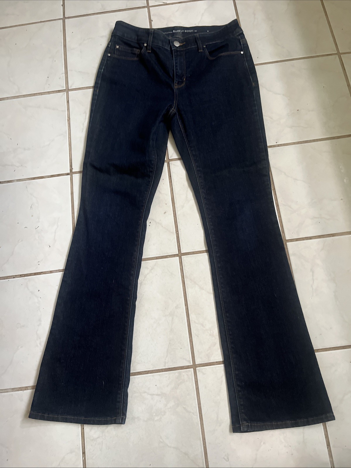 THE PLATINUM BY CHICO\'S NEW Dark Wash BARELY BOOT Flared Leg Jeans Sz 00 THE PLATINUM BY CHICO\'S NEW Dark Wash BARELY BOOT Flared Leg Jeans Sz 00