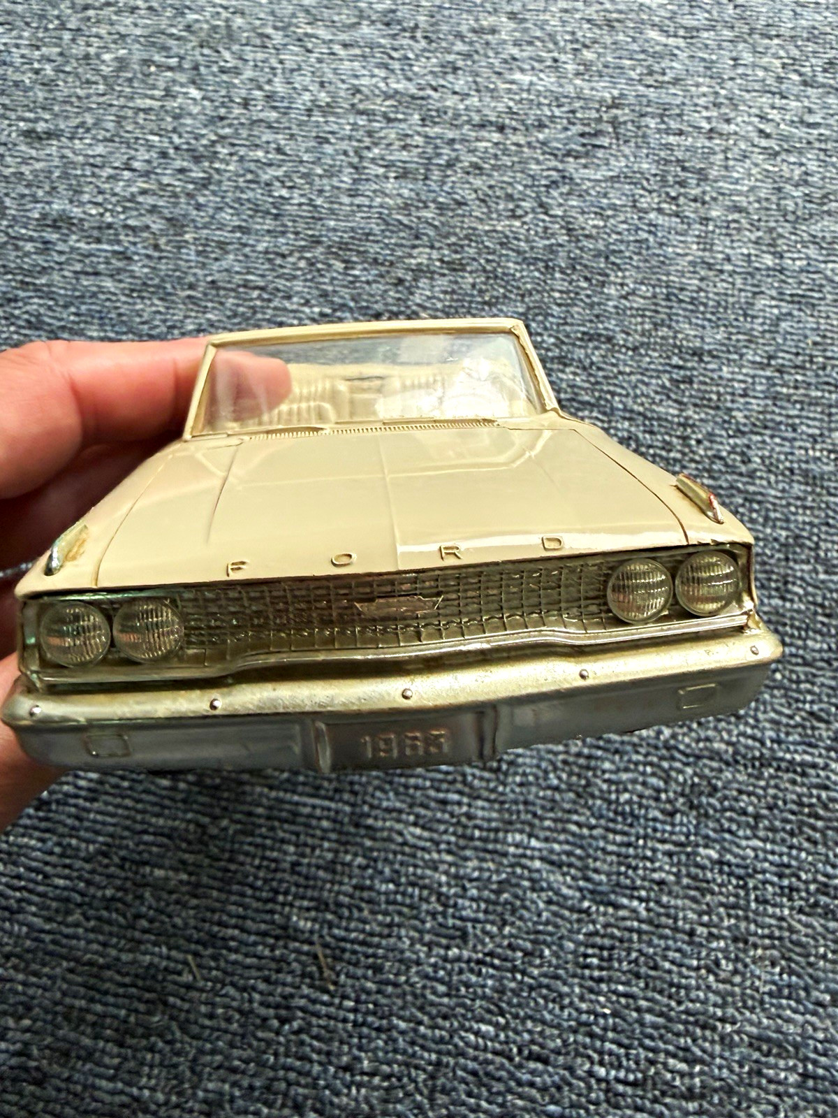 AMT 1:25 1963 Ford Galaxie Convertible - Plastic Beige, Trophy, Vintage 8-11 AMT 1:25 1963 Ford Galaxie Convertible - Plastic Beige, Trophy, Vintage 8-11