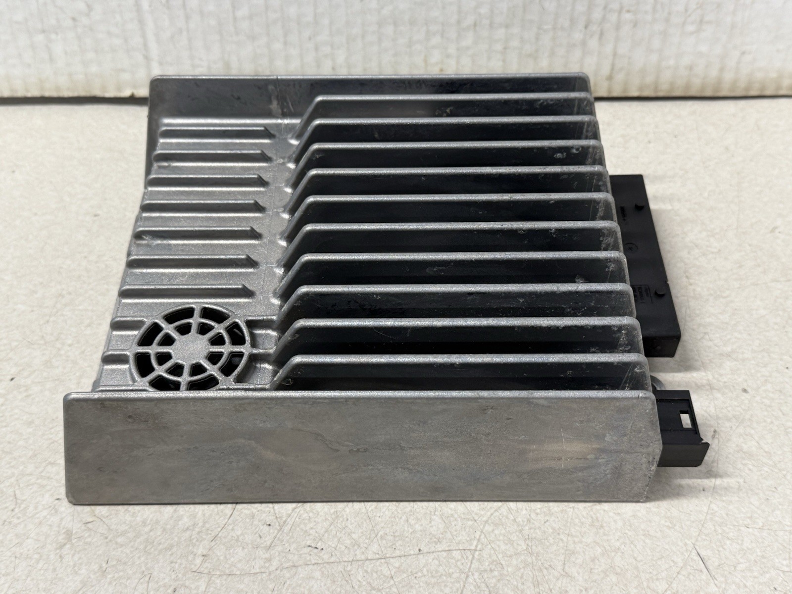 2008-2013 Mercedes-Benz Harman Becker 9069 Radio Audio Amplifier 2078205289