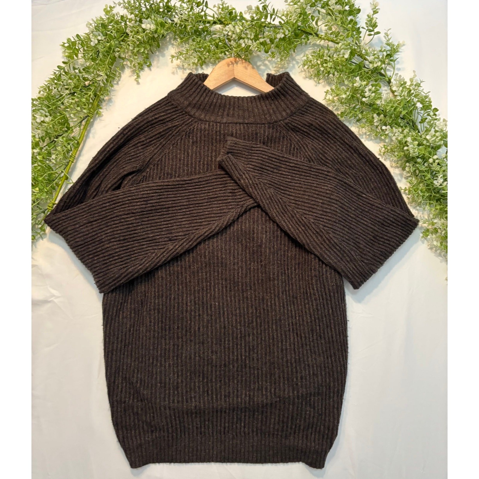 Vintage Eddie Bauer Dark Brown Chunky Knit Quarter-Zip Sweater w/ Elbow Patches Vintage Eddie Bauer Dark Brown Chunky Knit Quarter-Zip Sweater w/ Elbow Patches