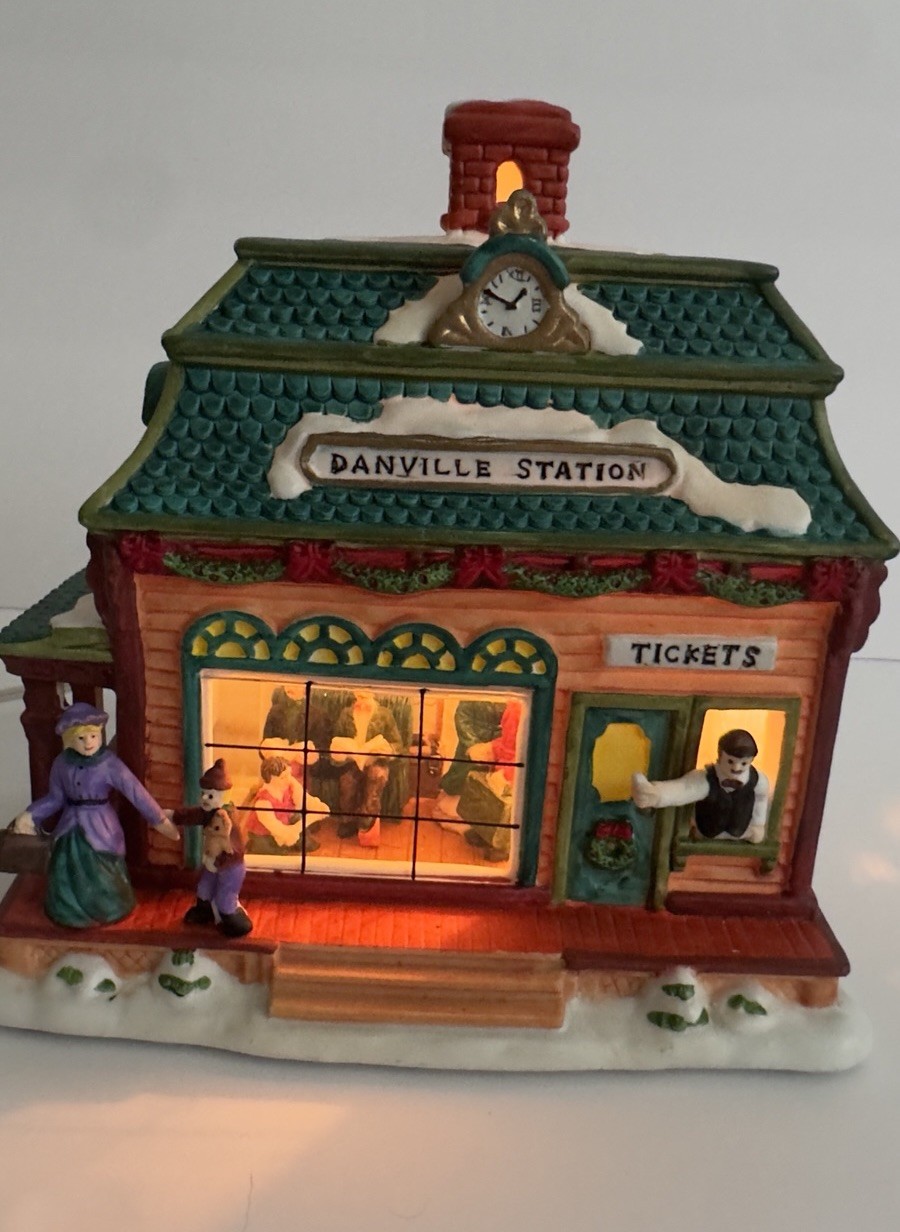 1999 Victorian Village Collectibles “Danville Train Station” Porcelain House Vtg 1999 Victorian Village Collectibles “Danville Train Station” Porcelain House Vtg