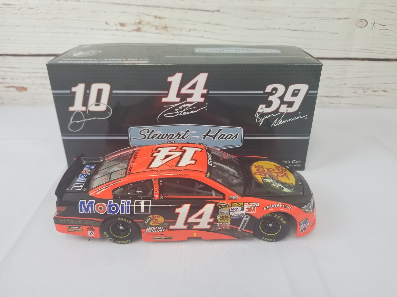 1:24 Tony Stewart #14 Bass Pro Shops Orange 2013 SS 1 Of 1092 Action Stock Car