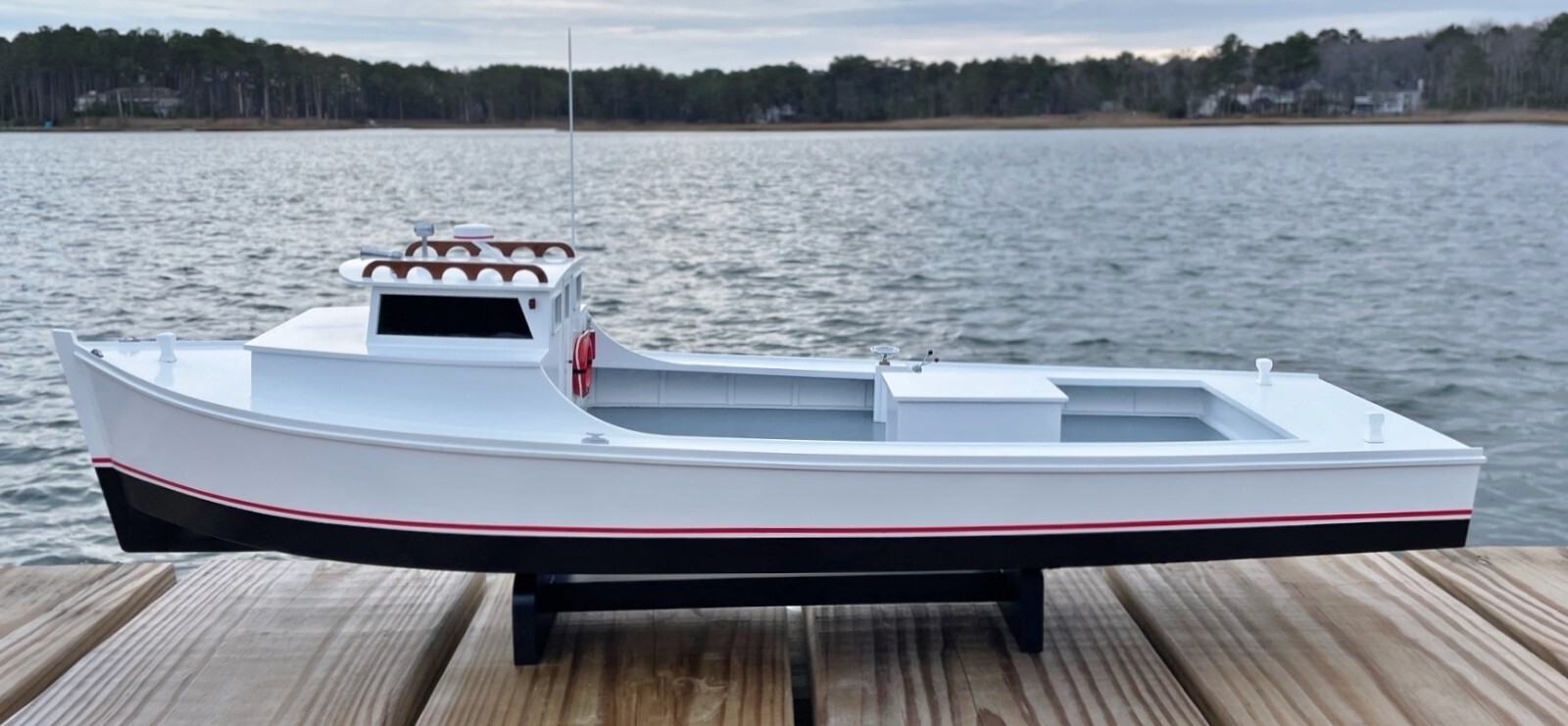 CHESAPEAKE DEADRISE WORKBOAT MODEL, OPEN COCKPIT VER. 2, FULLY ASSEMBLED