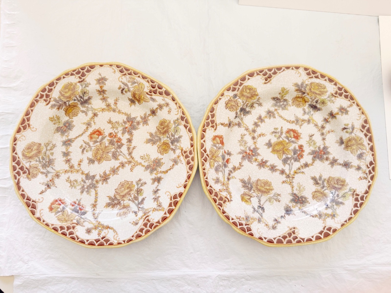 Pair Vtg Chinese Porcelain Wall Plates Wah Wing Tong Crackle Glaze Floral Rose Pair Vtg Chinese Porcelain Wall Plates Wah Wing Tong Crackle Glaze Floral Rose