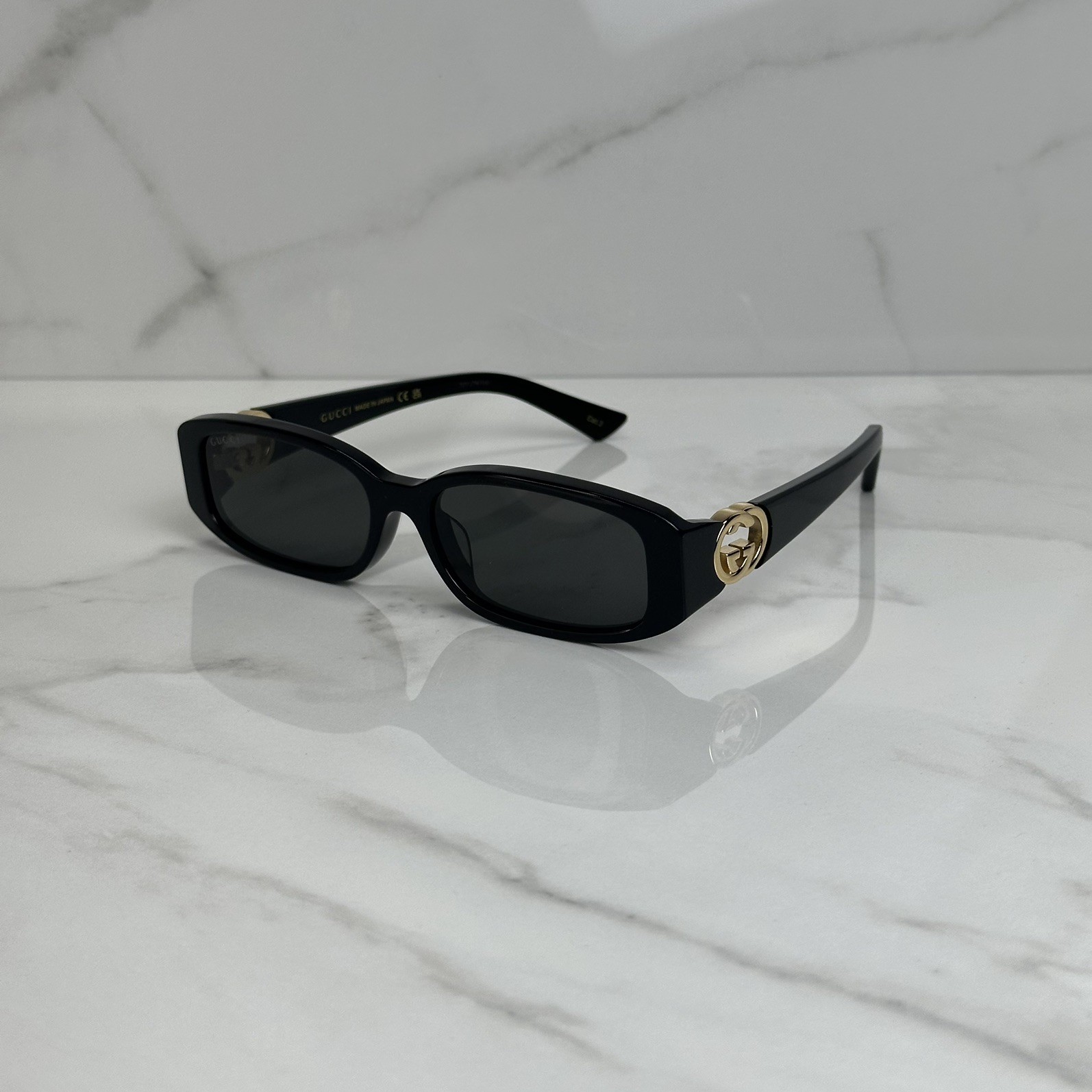 GUCCI GG1661S 001 Black Gold Grey Rectangle Unisex Sunglasses 