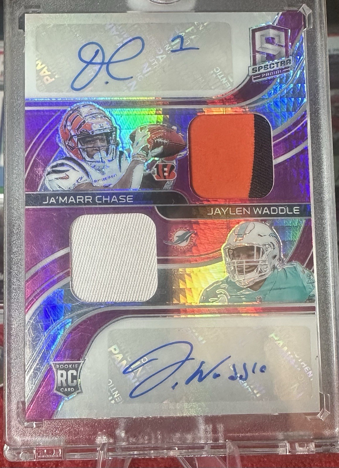 2021 Spectra-Rookie Dual Patch Autographs Ja\'Marr Chase, Jaylen Waddle Prizm /20