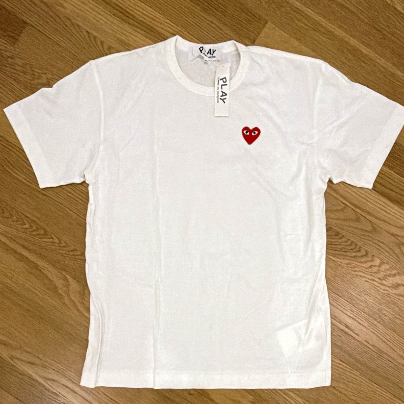 Comme des Garçons PLAY Men\'s White Short Sleeve Red Heart XL