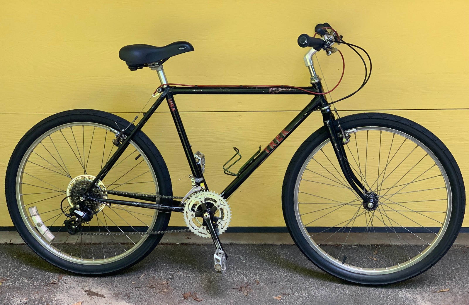 1985 Trek 850 Mountain Bike, 19.75, Lugged Steel, Shimano Components, Araya Rims