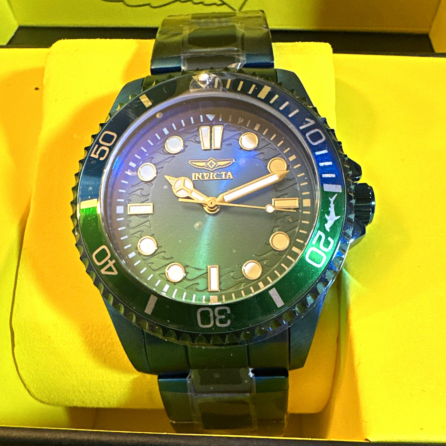 Invicta Pro Diver Men\'s 44mm Blue Quartz Diver Watch 100m Rotating Bezel