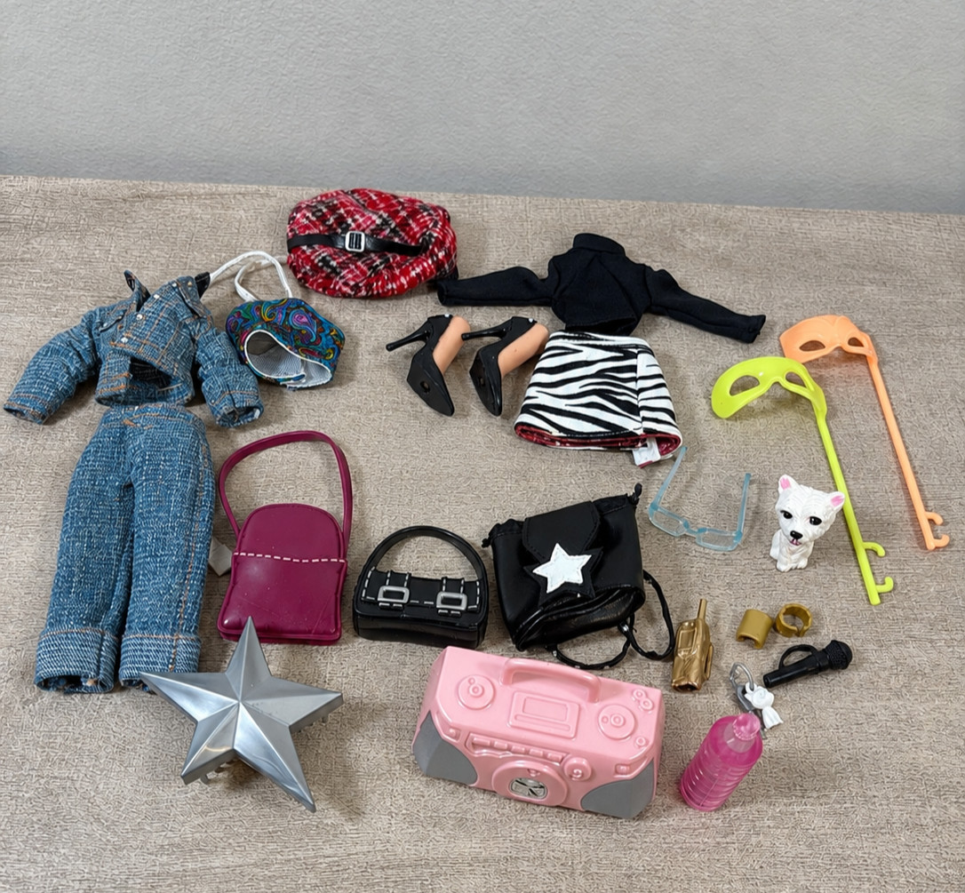 Vintage Bratz Doll Clothing and Accessories Lot Jade and Yasmin MGA