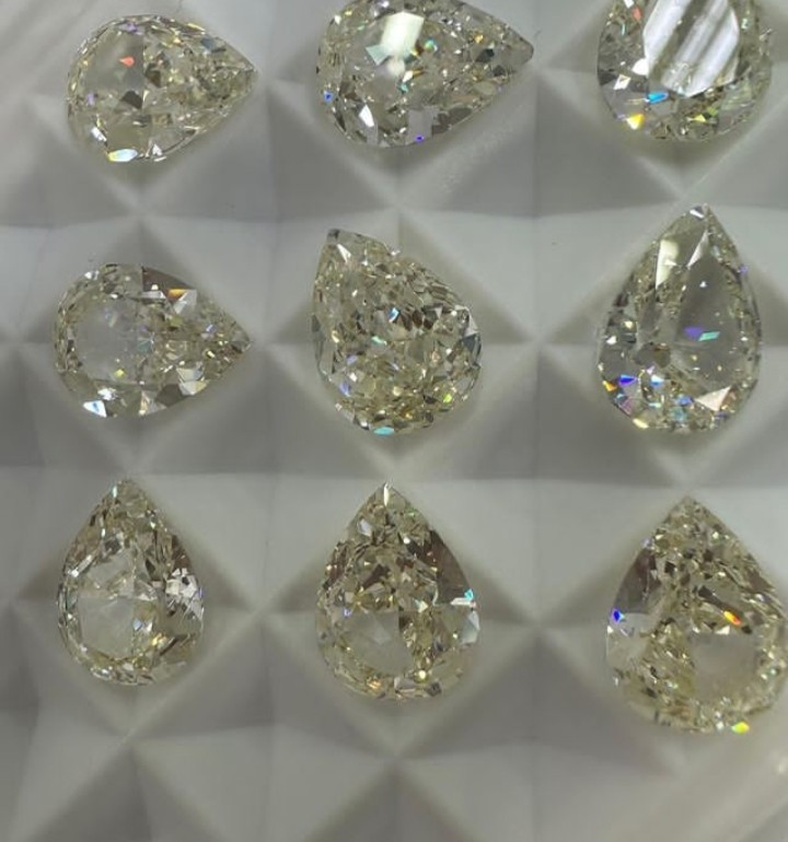 5PC 5.Ct Natural Pear Cut Yellow diamond CERTIFIED D Grade VVS1+1 MG32