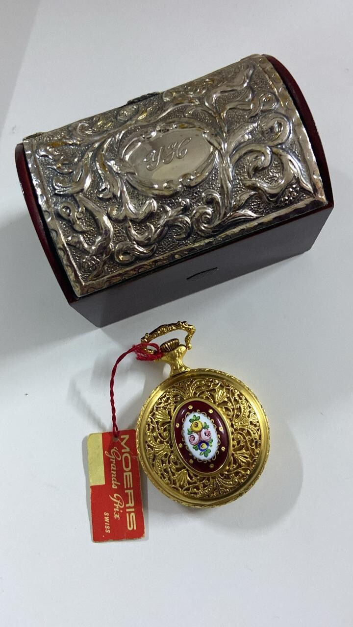 MOERIS Grands Prix Swiss Floral Gold Plated Watch Rare MOERIS Grands Prix Swiss Floral Gold Plated Watch Rare