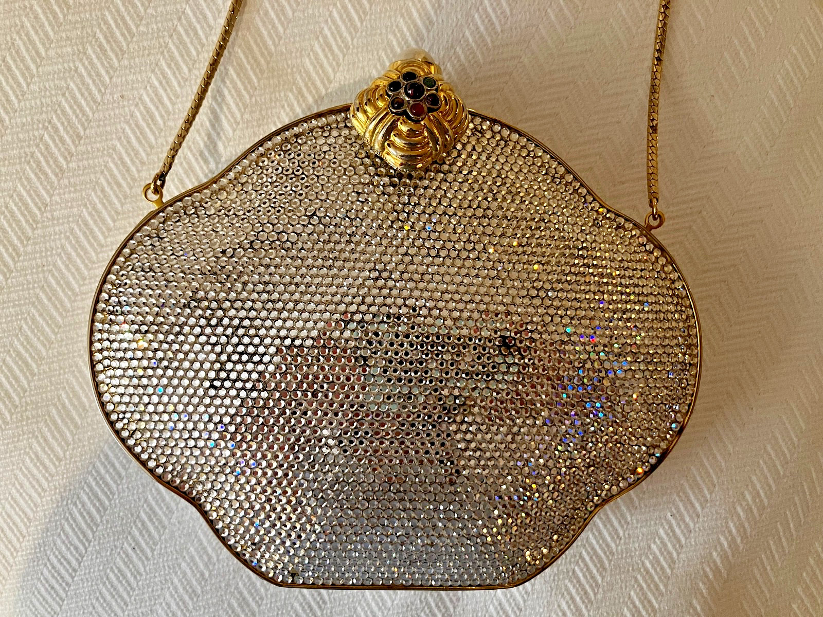 Judith Leiber Vintage Silver Crystal Clutch Good Condition Judith Leiber Vintage Silver Crystal Clutch Good Condition
