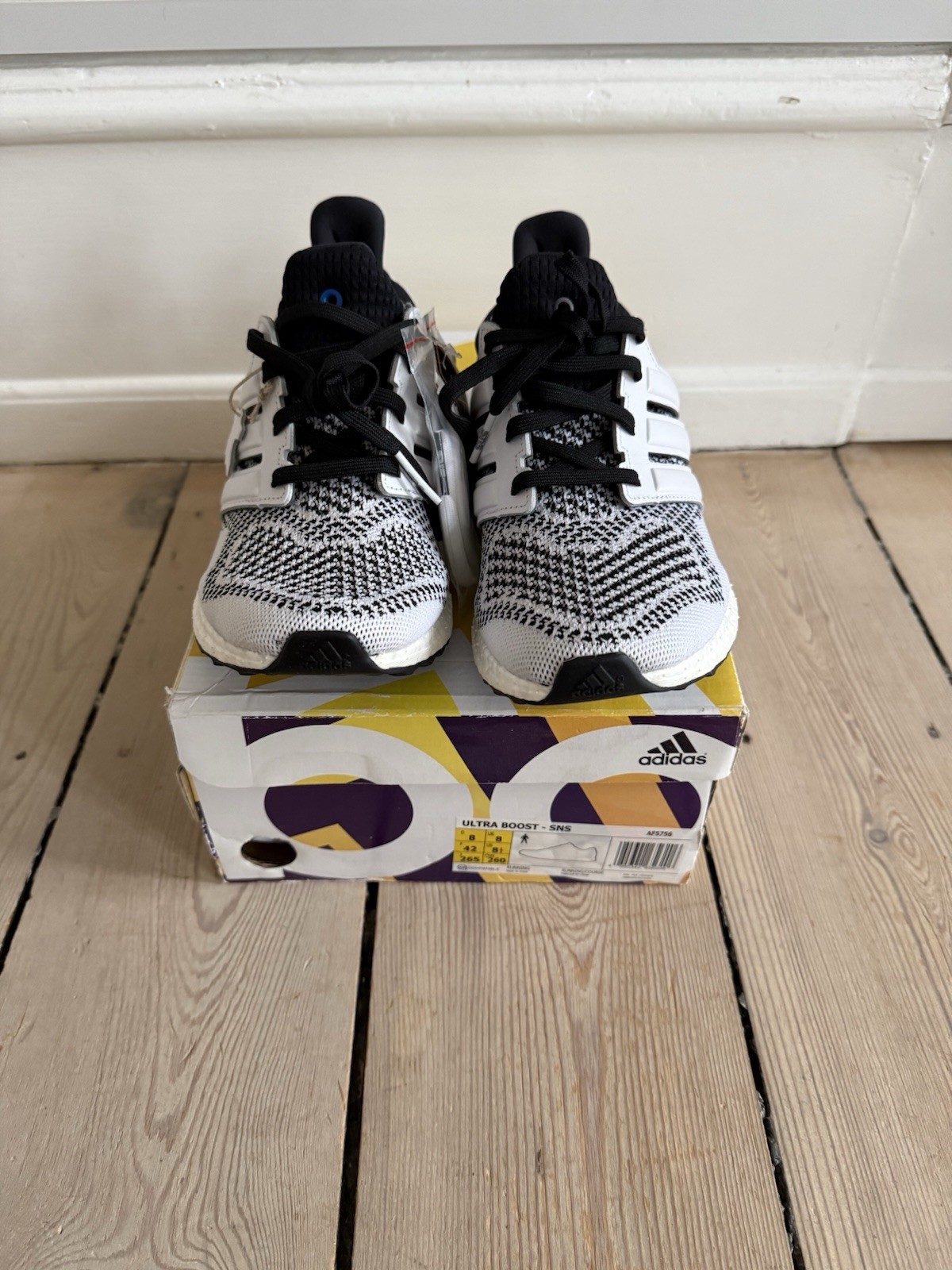 Size 8,5- Sneakersnstuff x adidas UltraBoost 1.0 Tee Time Size 8,5- Sneakersnstuff x adidas UltraBoost 1.0 Tee Time