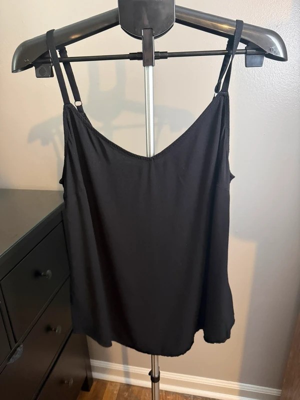 Torrid Black Adjustable Strap Cami Tank Top Size 1